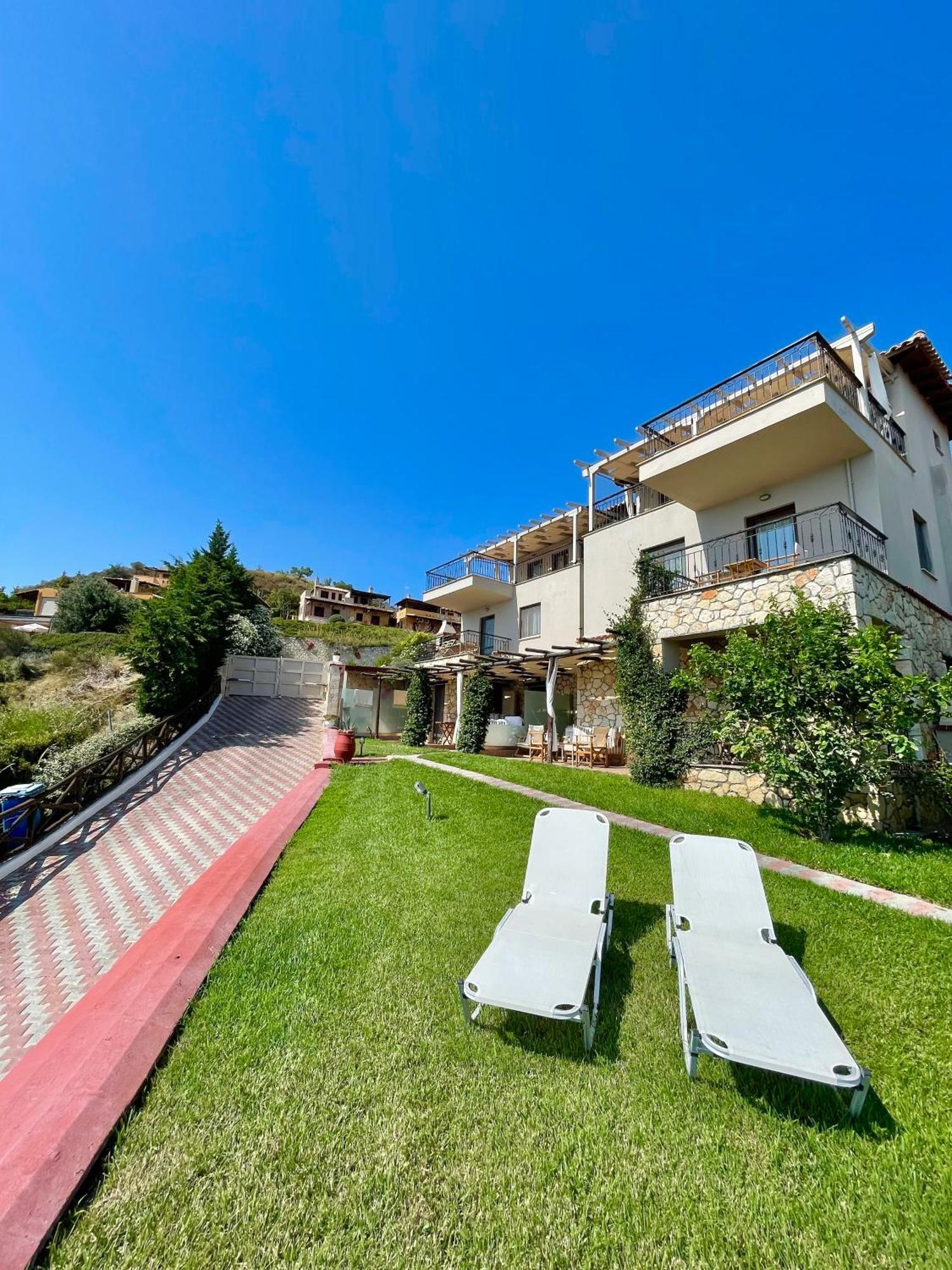 Koumaros Villas 아기아 파라스케비 외부 사진