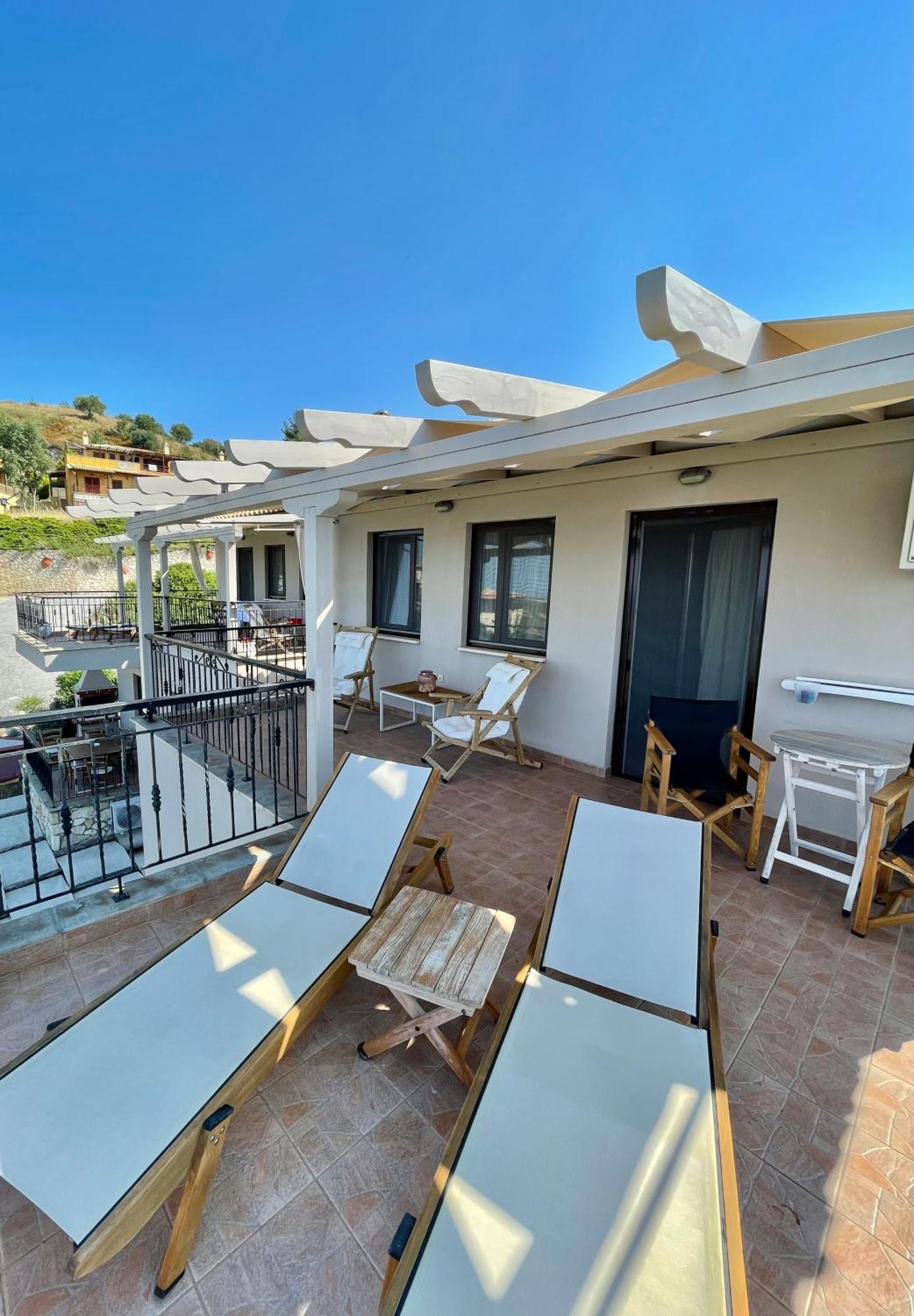 Koumaros Villas 아기아 파라스케비 외부 사진