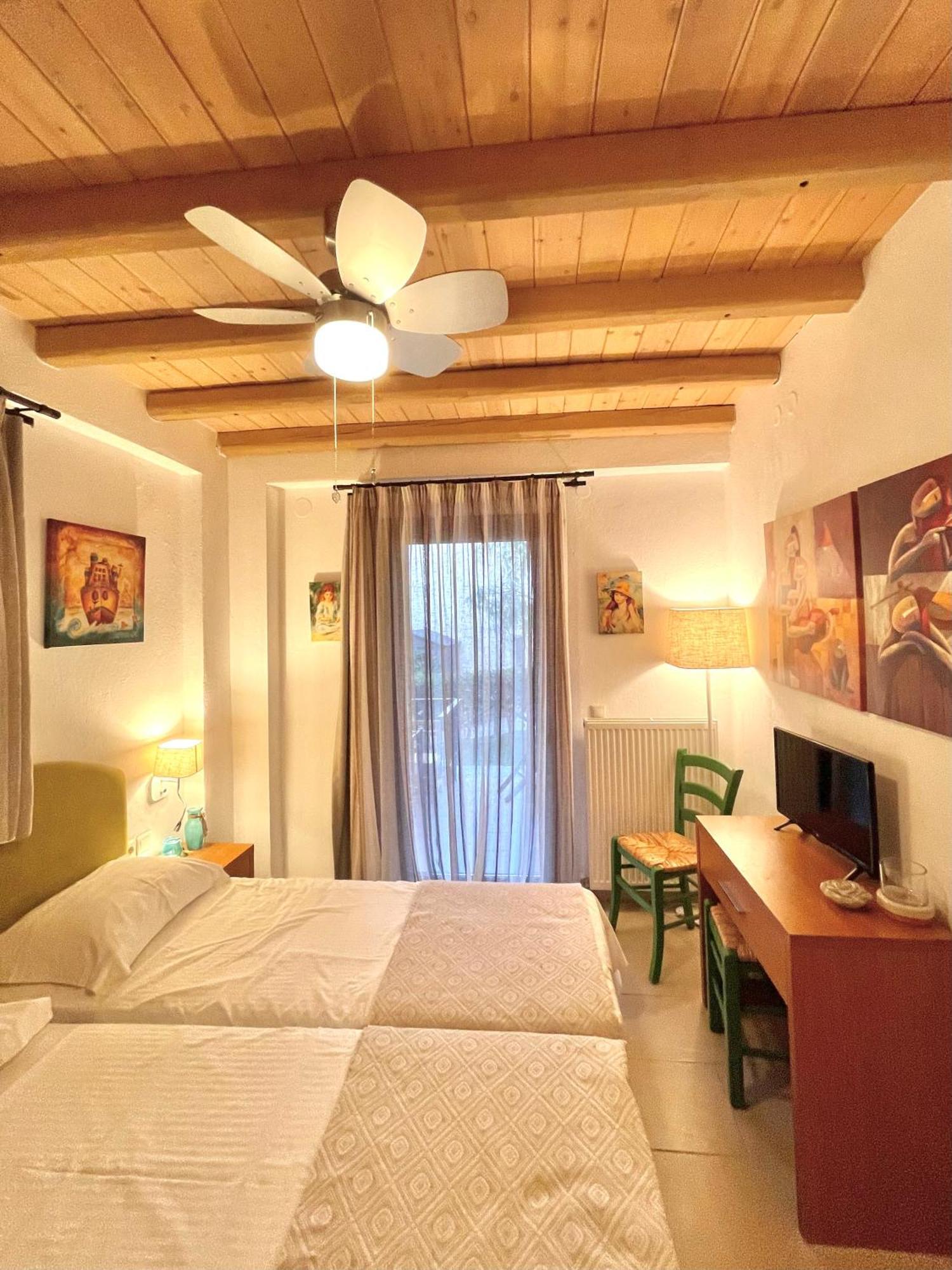 Koumaros Villas 아기아 파라스케비 외부 사진